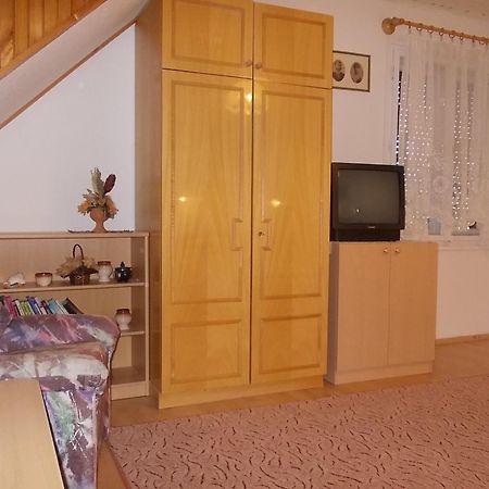 Judit Vendeghaz Heviz Room photo