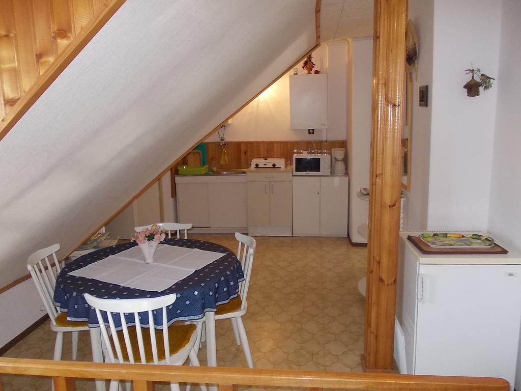 Judit Vendeghaz Heviz Room photo